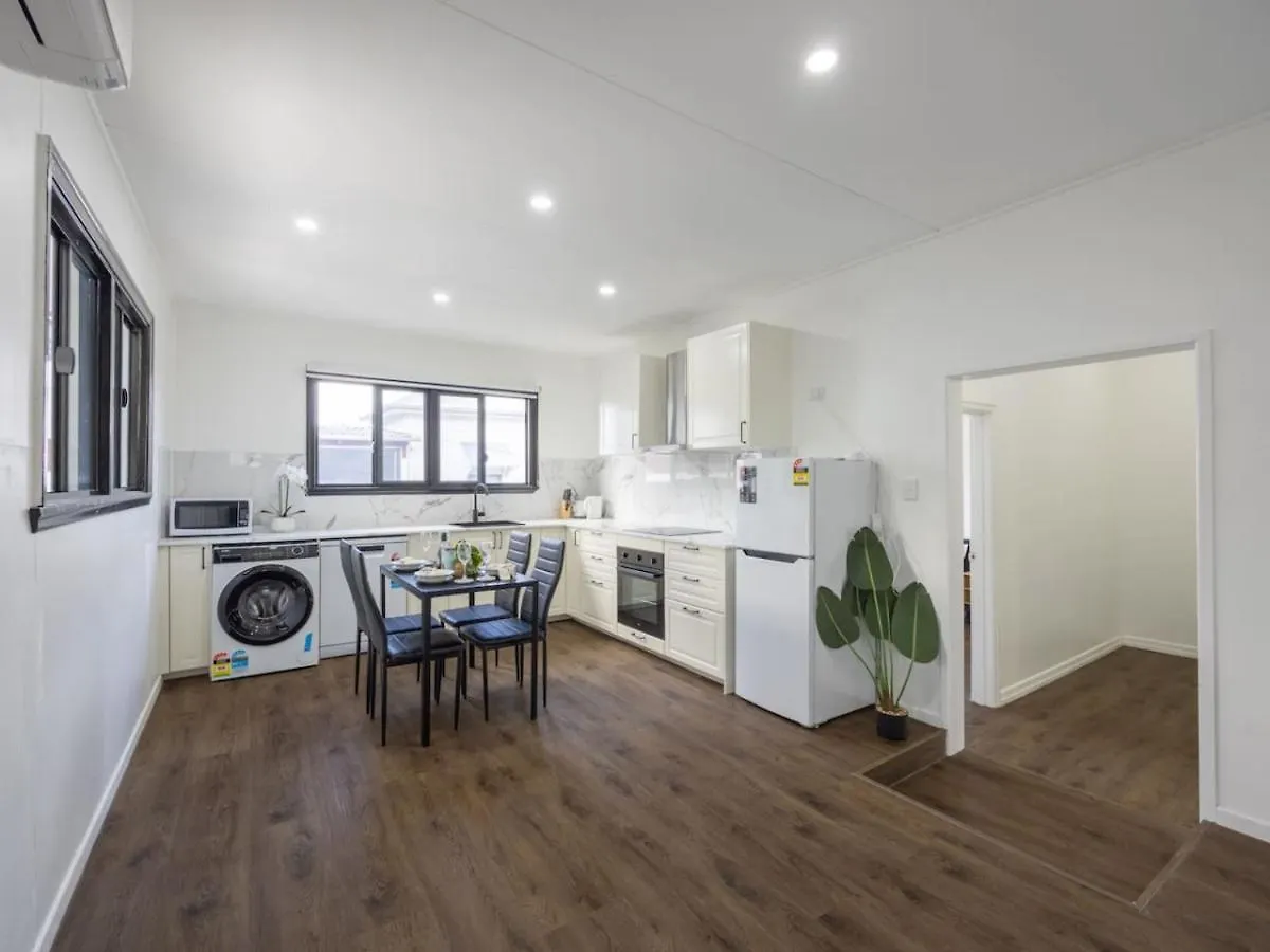 Comfy 2Br Sweet Home W Parking Balcony Near River Brisbane 0*,  Australia